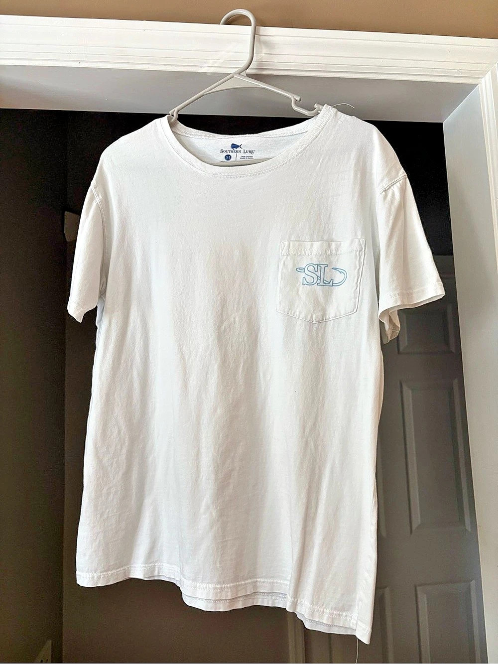 Southern Lure fish graphic tee Graphic Short Sleeve Tee Size Medium